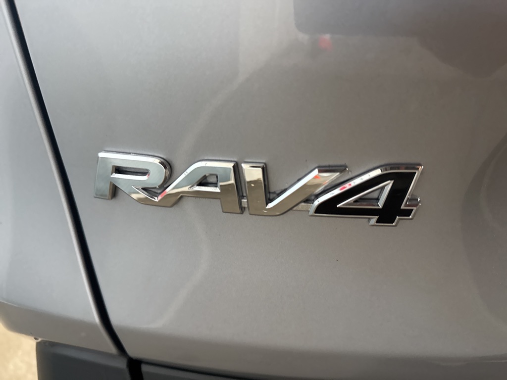 Thumbnail: 2023 Toyota RAV4 - 21