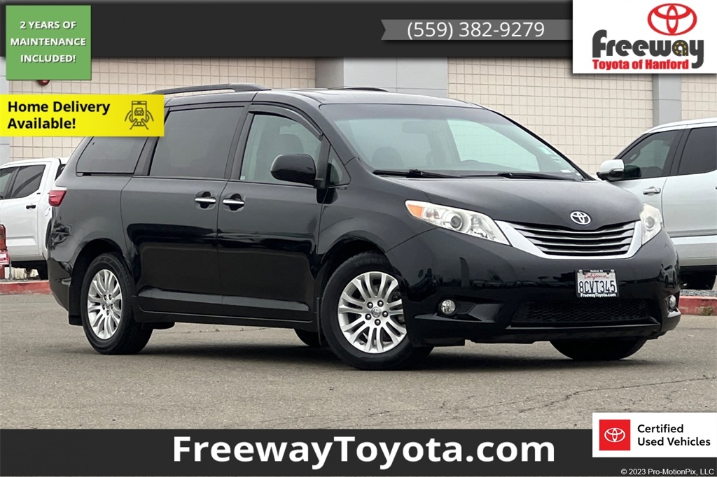 2017 Toyota Sienna XLE 7-Passenger Auto Access Seat FWD