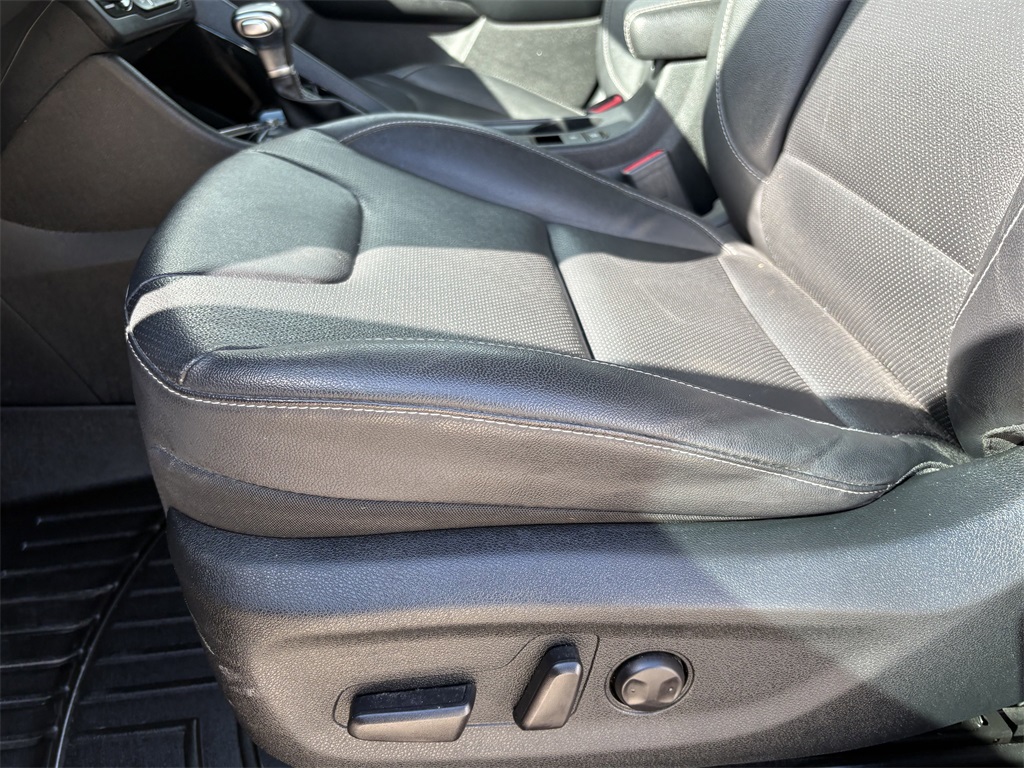 2022 Kia Niro Touring Orange at Community Kia