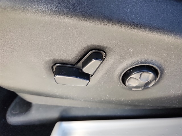 Used Car 2022 Chrysler Pacifica  Touring L For Sale Under $20,000 In Plainview, Texas