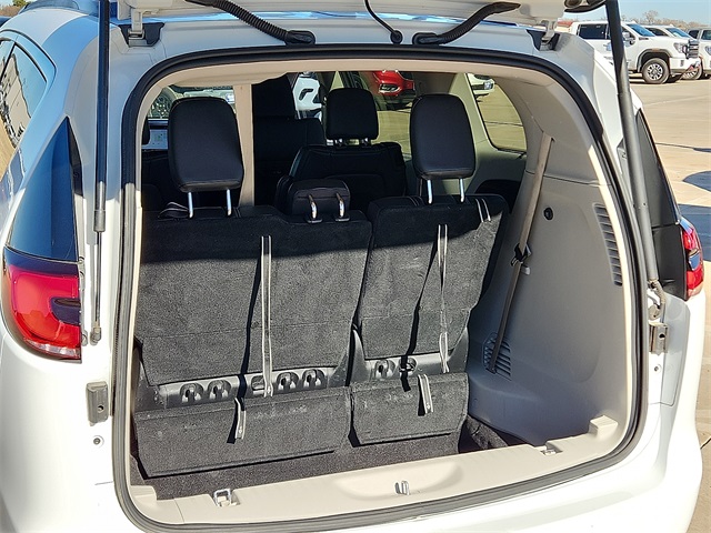 Used Car 2022 Chrysler Pacifica  Touring L For Sale Under $20,000 In Plainview, Texas