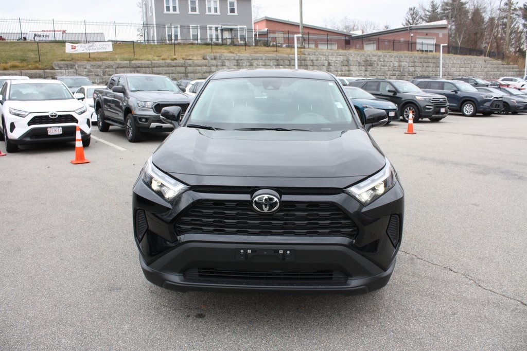 2025 Toyota RAV4 LE photo 3