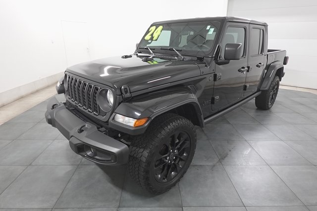 2024 Jeep Gladiator NightHawk Crew Cab 4WD