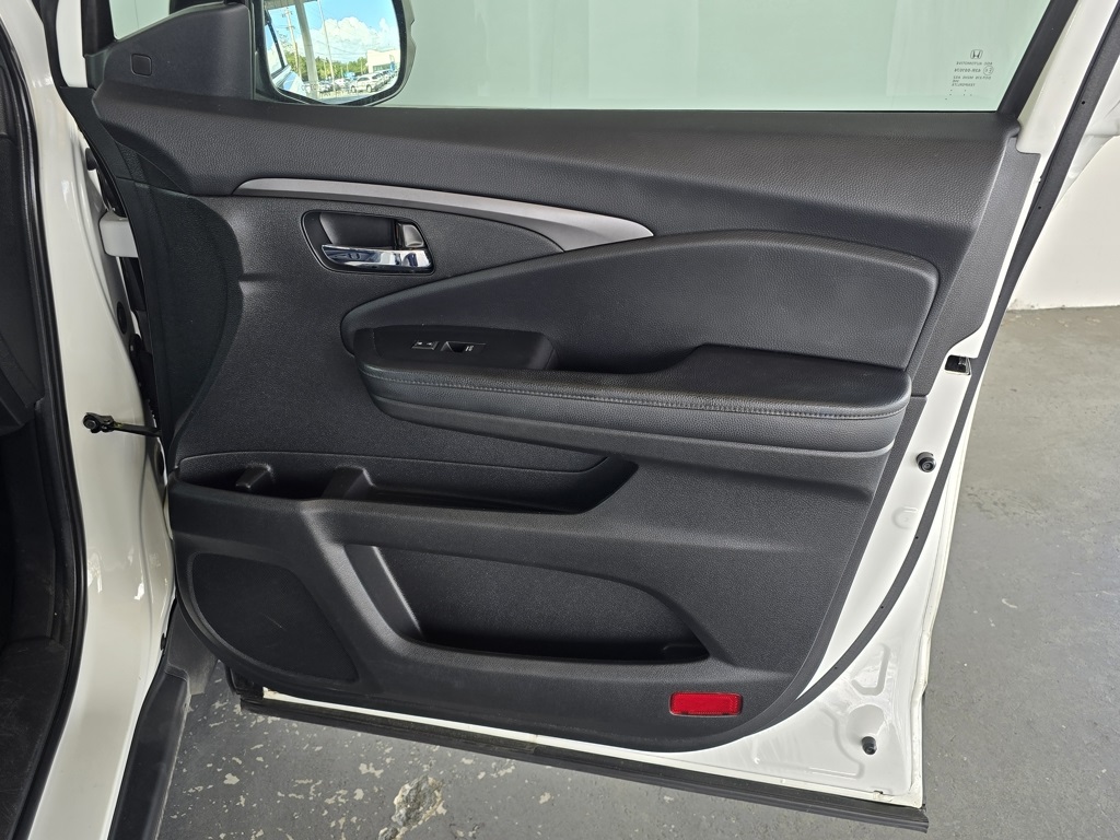 Thumbnail: 2021 Honda Pilot - 25