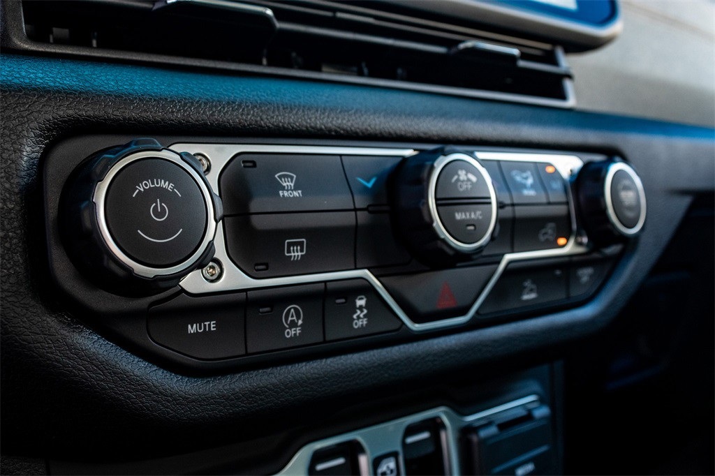 New Car 2025 Jeep Gladiator  Sport For Sale Under $50,000 In San Marcos, Texas