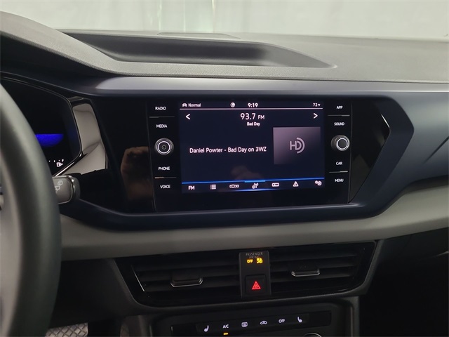 2022 – Volkswagen – Taos