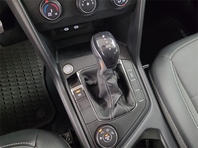 2022 – Volkswagen – Taos