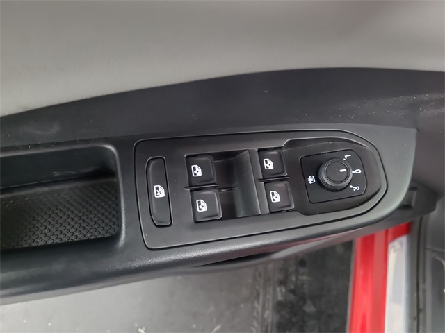 2022 – Volkswagen – Taos
