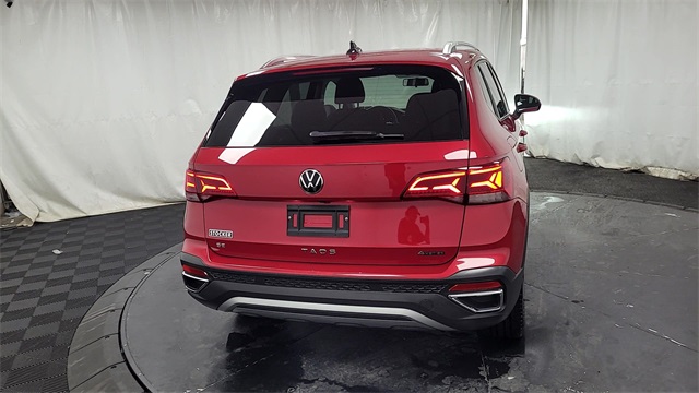 2022 – Volkswagen – Taos