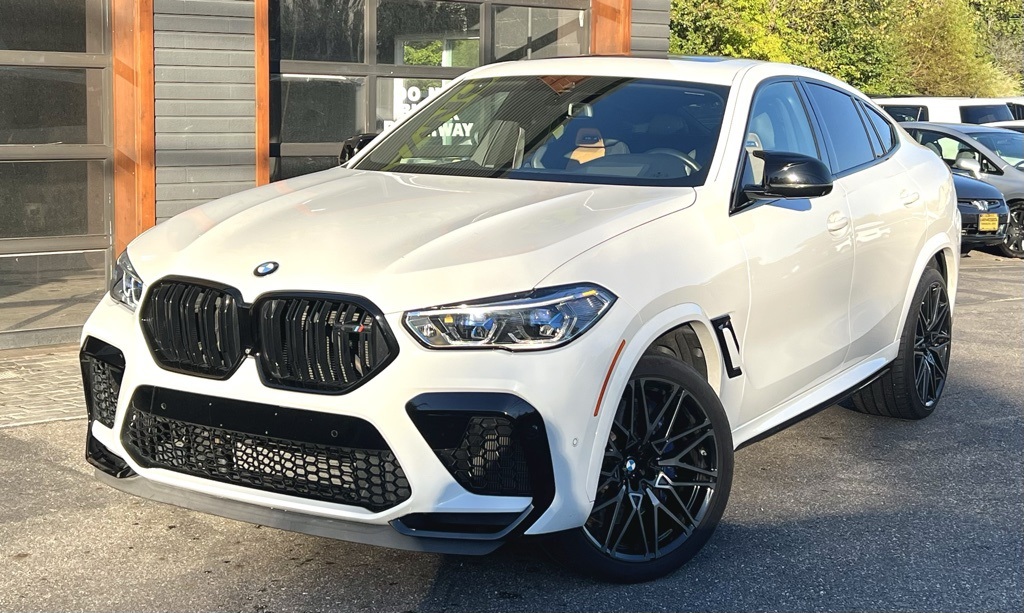 2021 BMW X6 M Base's photo