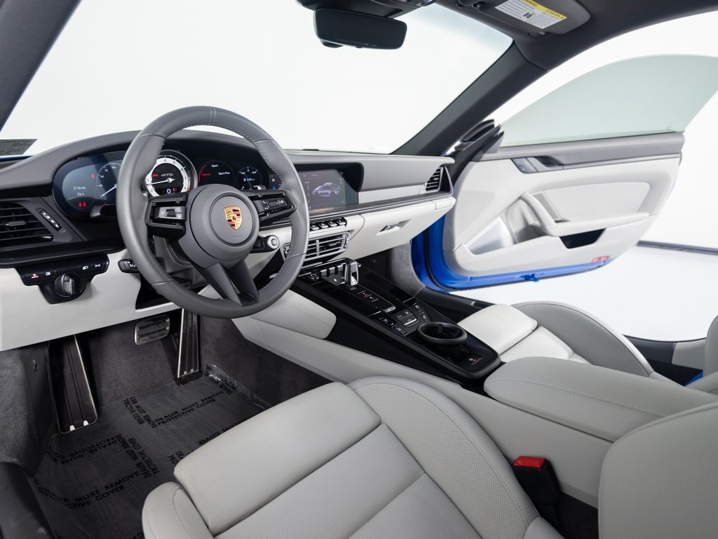 2024 Porsche 911 GTS photo 4