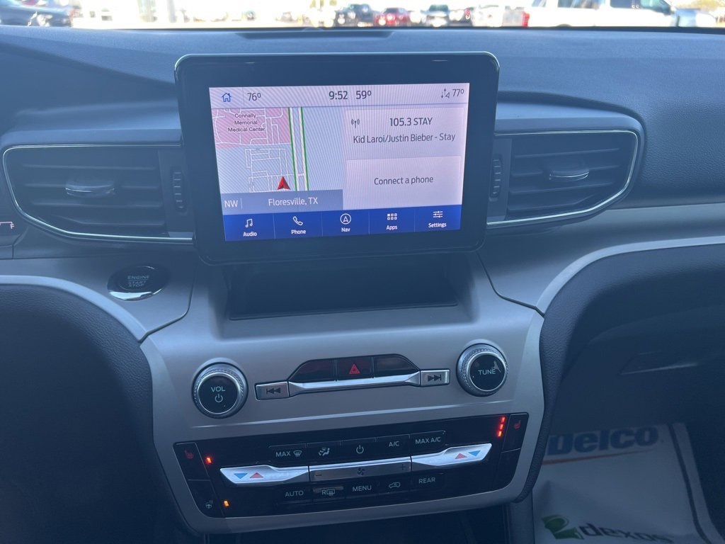 Used Car 2022 Ford Explorer  Xlt For Sale Under $30,000 In Floresville, Texas