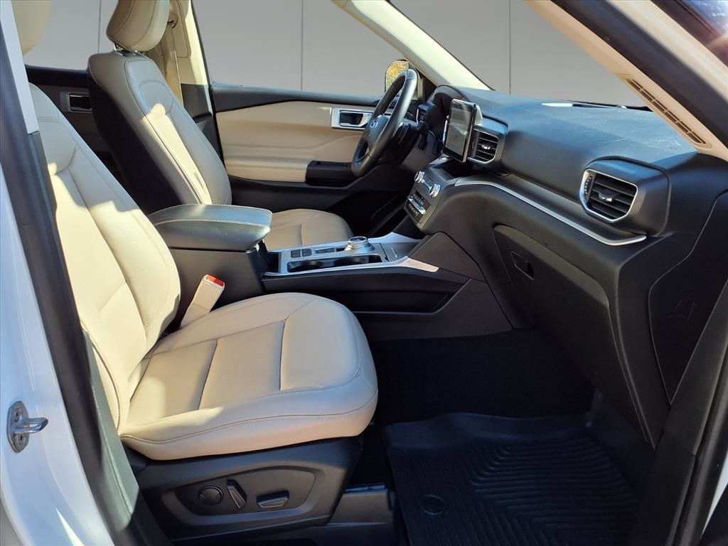 2020 Ford Explorer XLT White at Shottenkirk Kia Fort Bend