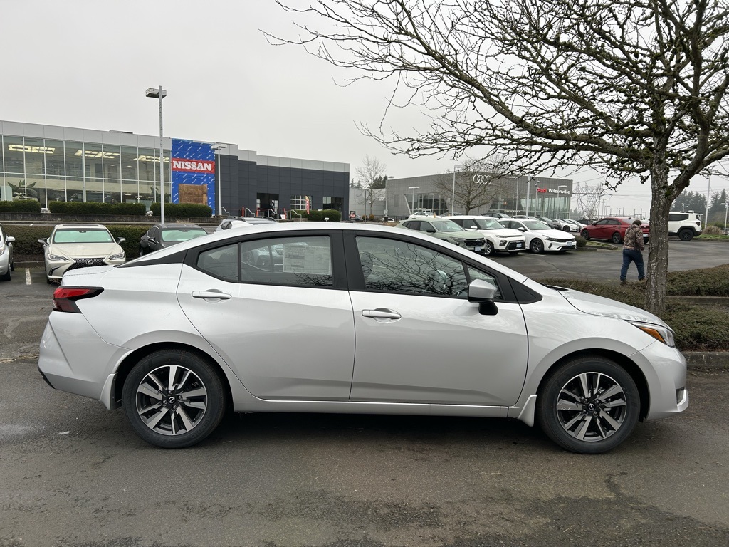 2025 Nissan Versa 1.6 SV photo 4