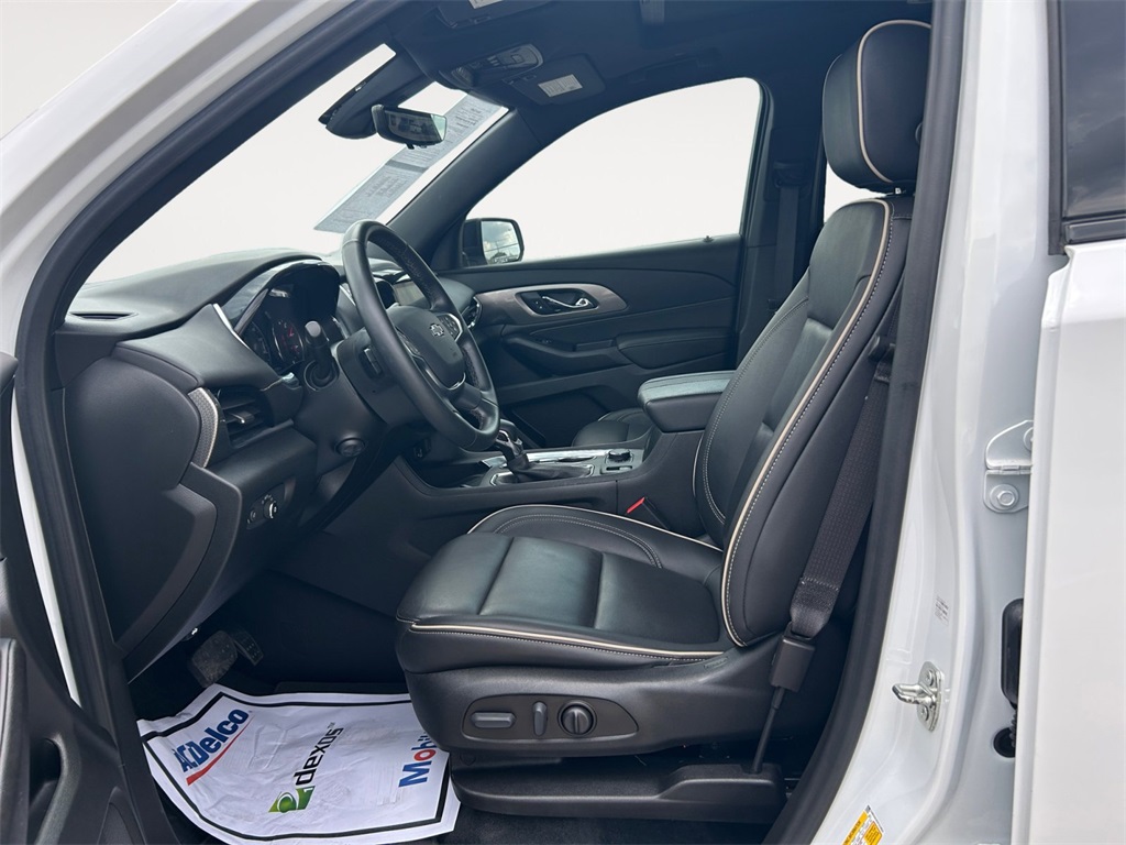 Used Car 2023 Chevrolet Traverse  Premier For Sale Under $40,000 In Floresville, Texas
