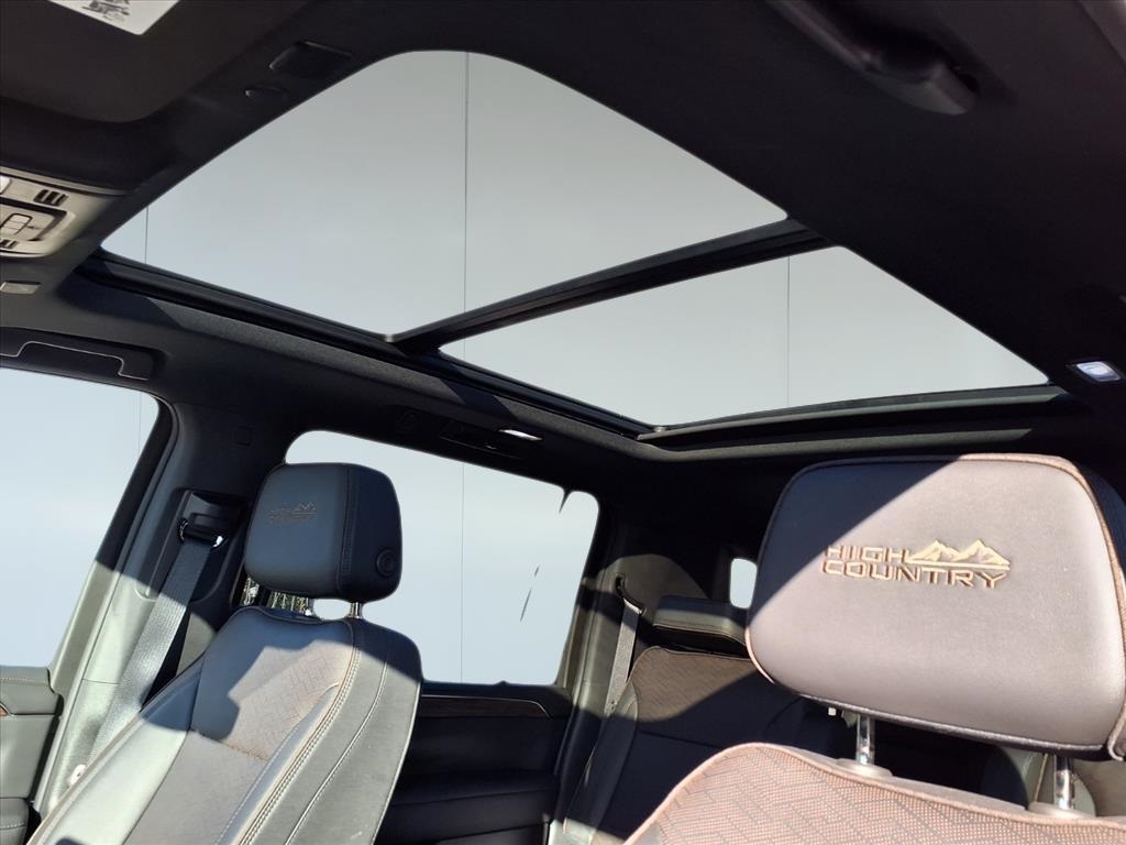 2023 Chevrolet Suburban High Country Black at Central Houston Nissan