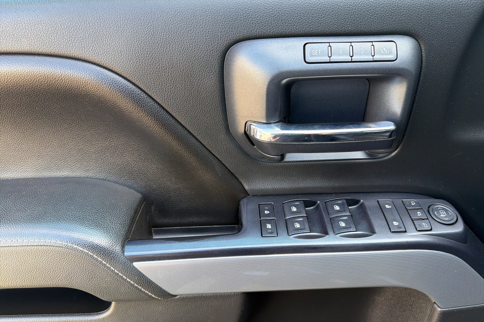 2015 Chevrolet Silverado 2500HD LTZ - Photo 13