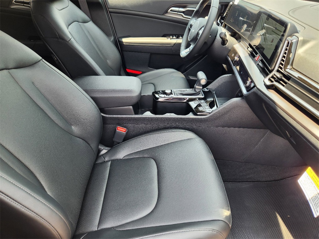 2025 Kia Sportage EX - 9