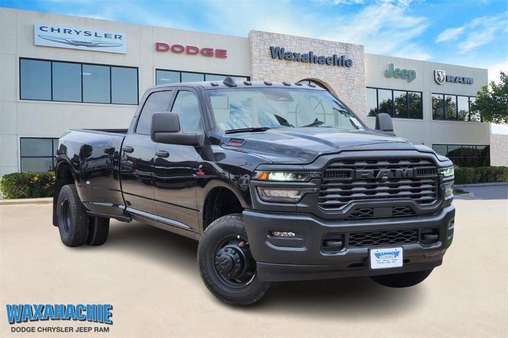 2025 RAM 3500 Tradesman Crew Cab LB DRW 4WD