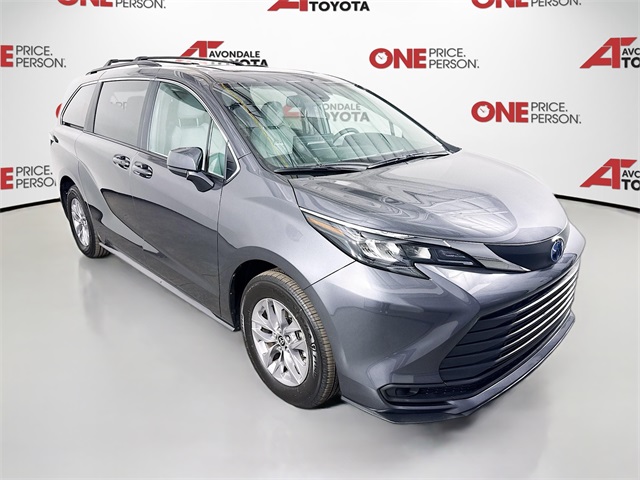 2025 Toyota Sienna LE 8-Passenger FWD