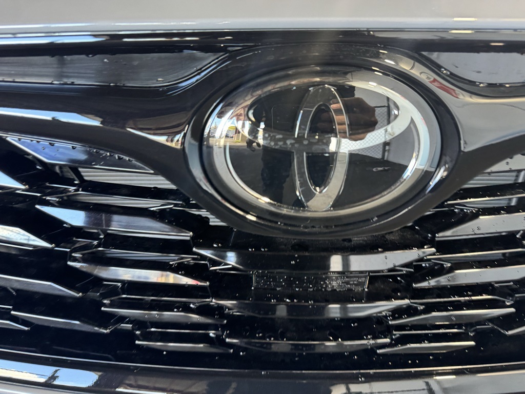 Thumbnail: 2025 Toyota Highlander - 16