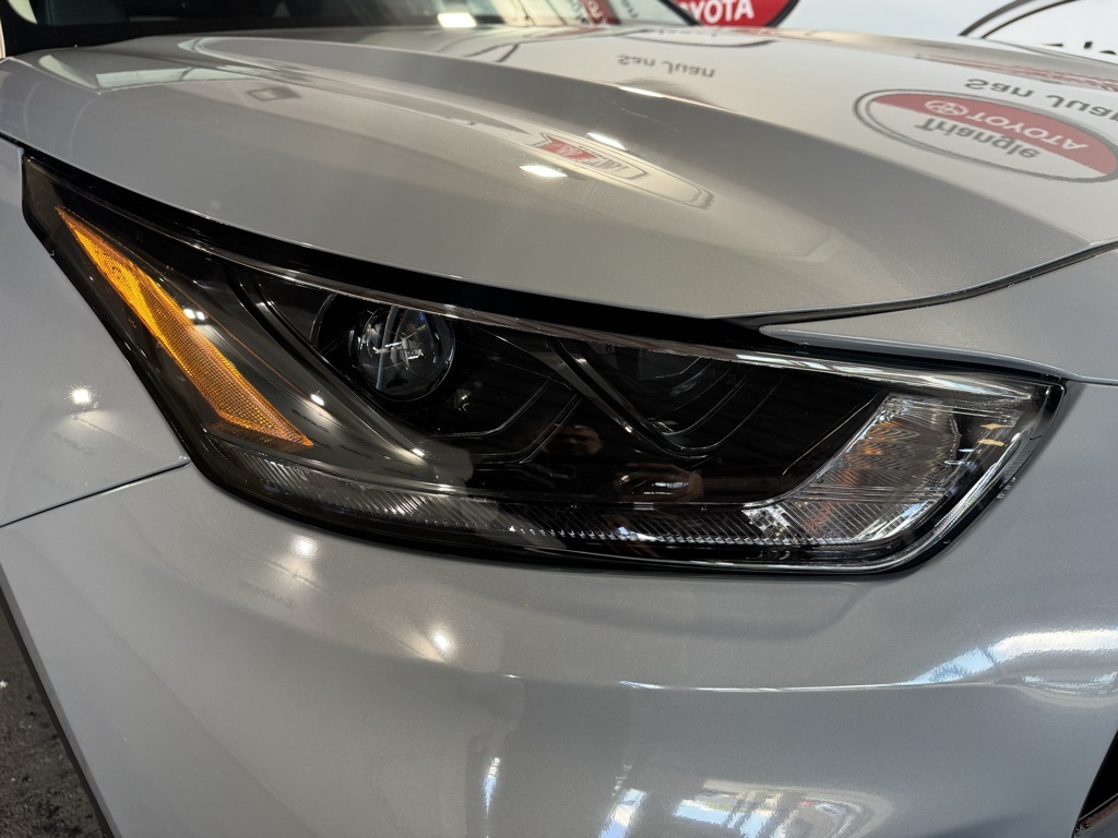 Thumbnail: 2025 Toyota Highlander - 8