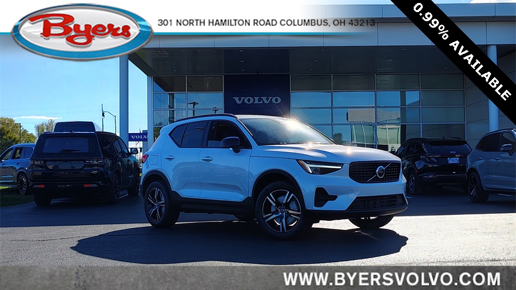 2026 Volvo XC40 B5 Core AWD
