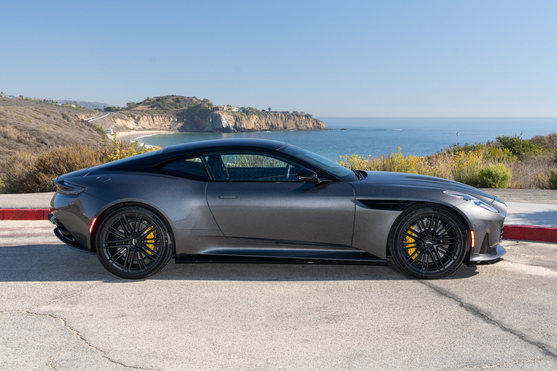 Aston Martin 2026 DB12 