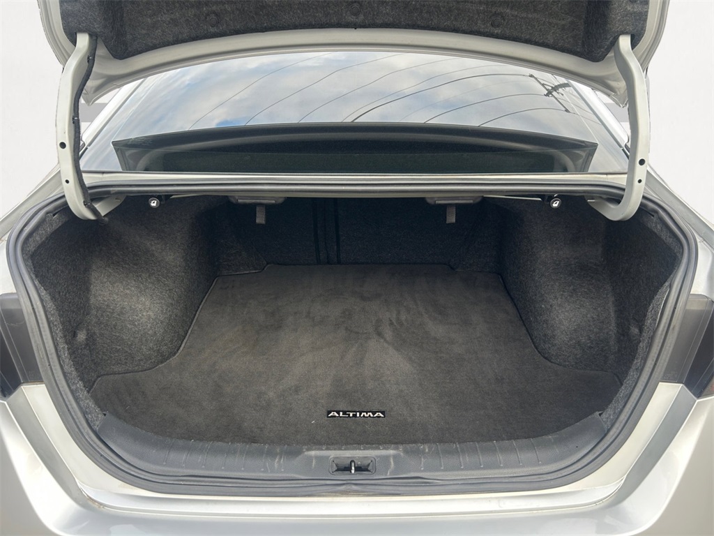 Used Car 2019 Nissan Altima  2.5 Sr For Sale Under $20,000 In Floresville, Texas