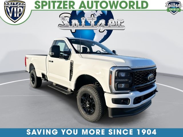 Oxford White 2026 Ford F-250 Super Duty Pickup Truck Four-Wheel Drive Automatic