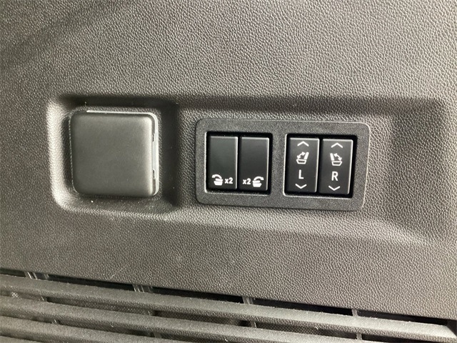 Used Car 2021 Chevrolet Tahoe  Premier For Sale Under $40,000 In San Antonio, Texas