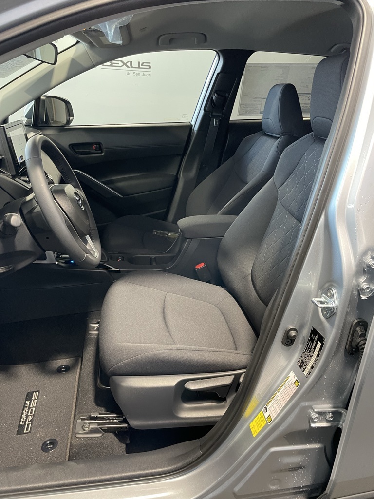 Thumbnail: 2025 Toyota Corolla Cross - 32