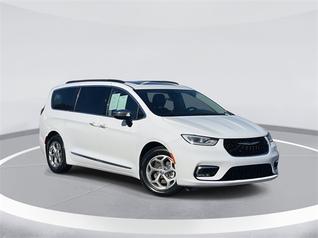 2023 Chrysler Pacifica Limited FWD