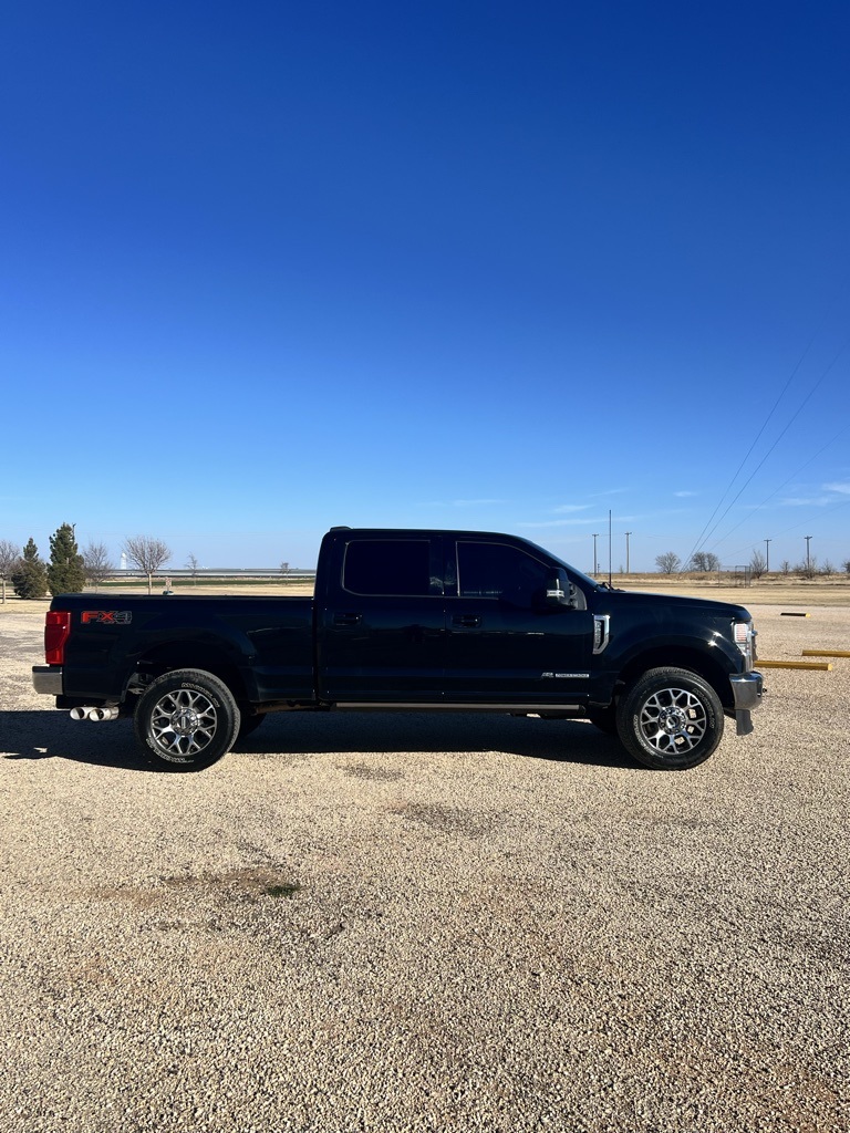 2022 Ford F-250 Super Duty Lariat Crew Cab 4WD