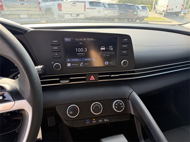 2023 Hyundai Elantra SE Silver at Keating Nissan