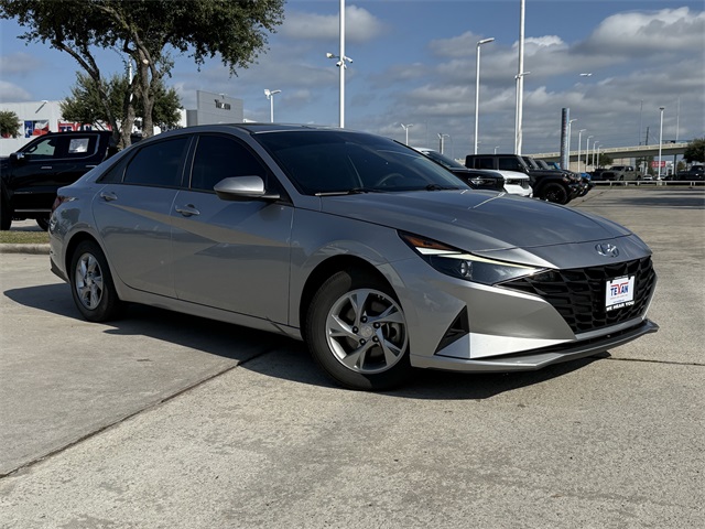 2023 Hyundai Elantra SE Silver at Keating Nissan