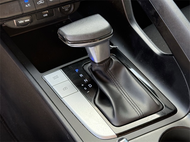 2023 Hyundai Elantra SE Silver at Keating Nissan