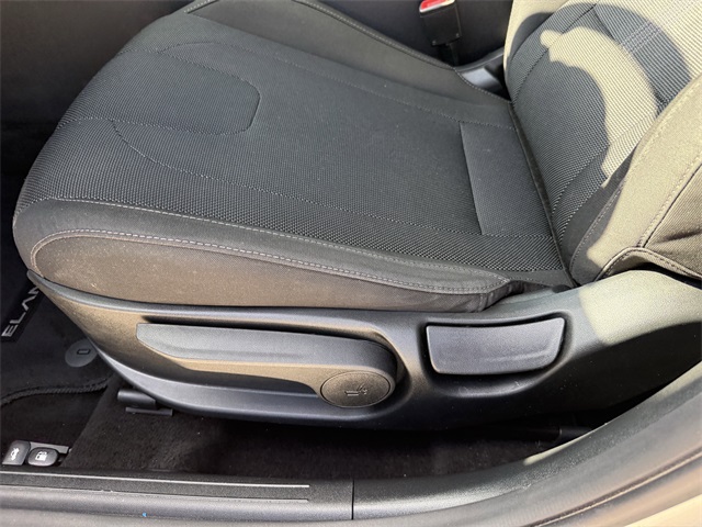 2023 Hyundai Elantra SE Silver at Keating Nissan