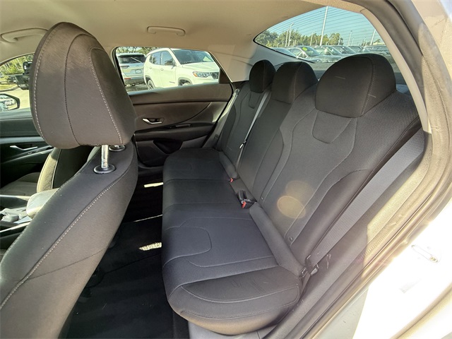 2023 Hyundai Elantra SE Silver at Keating Nissan