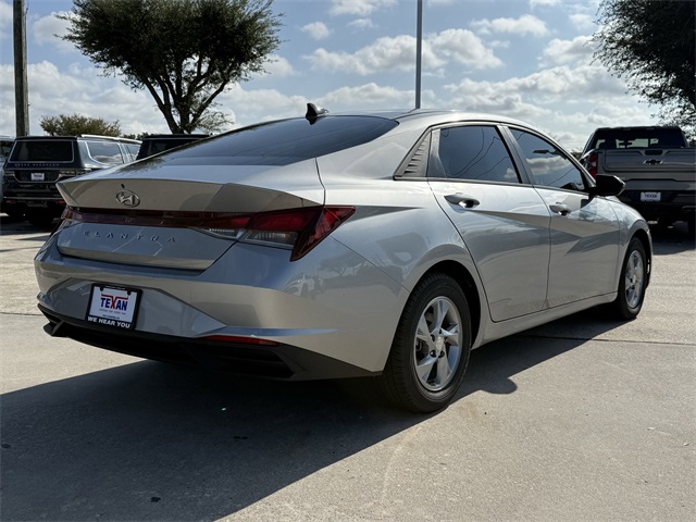 2023 Hyundai Elantra SE Silver at Keating Nissan