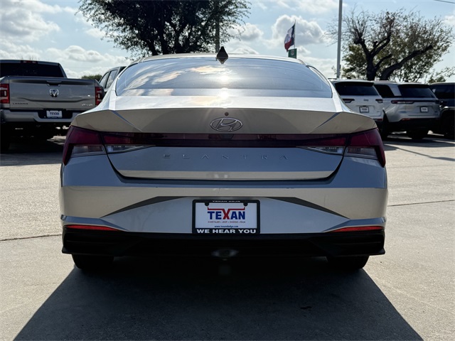 2023 Hyundai Elantra SE Silver at Keating Nissan