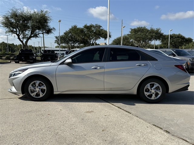 2023 Hyundai Elantra SE Silver at Keating Nissan