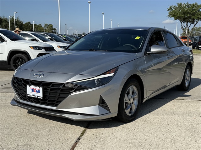 2023 Hyundai Elantra SE Silver at Keating Nissan