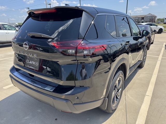 2026 Nissan Rogue SV photo 7