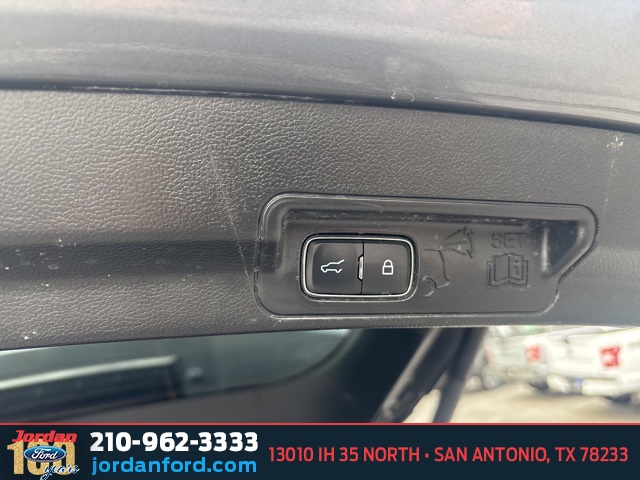 Used Car 2022 Ford Explorer  Xlt For Sale Under $25,000 In San Antonio, Texas