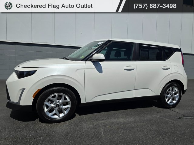 2023 Kia Soul LX photo 2