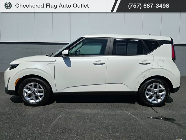 2023 Kia Soul LX photo 3