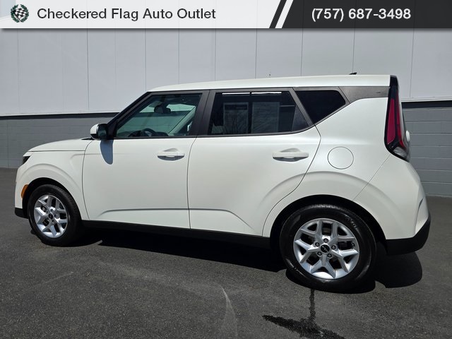 2023 Kia Soul LX photo 4