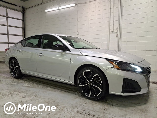 Brilliant Silver 2024 Nissan Altima 2.5 SR FWD Sedan Front-Wheel Drive Continuously Variable Transmission