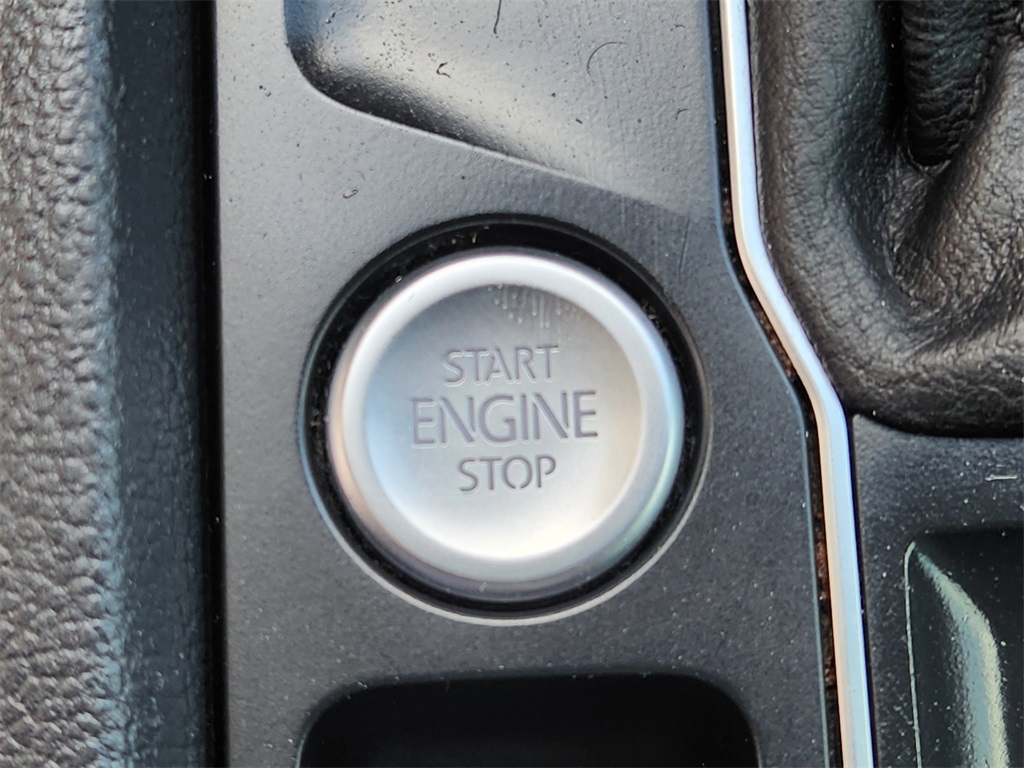 2019 Volkswagen Atlas 3.6L V6 SEL R-Line Black at Keating Nissan